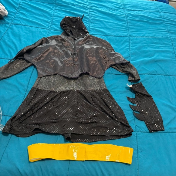 Girls Batgirl Costume XL - Picture 4 of 6